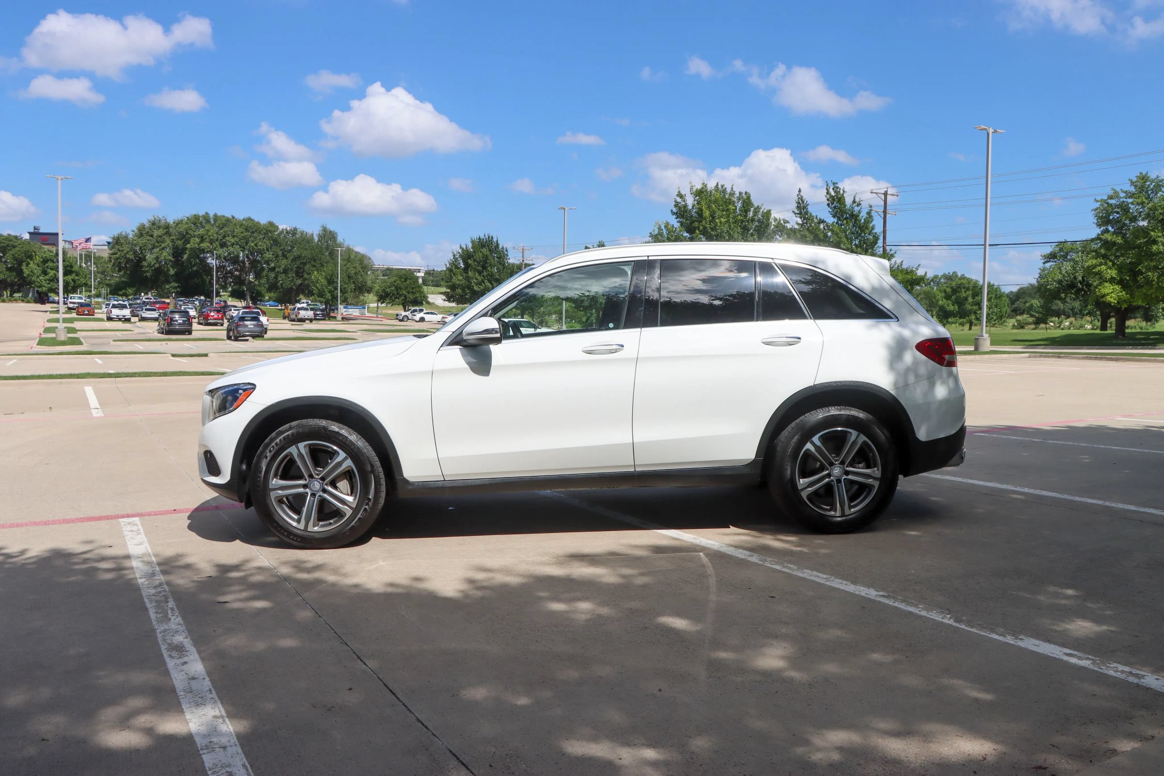 Used 2016 Mercedes-Benz GLC 300 w/ Premium Package image 4