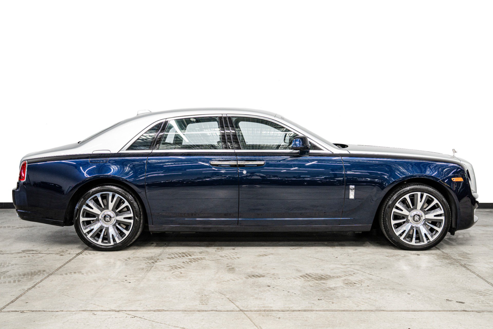 Used 2020 Rolls-Royce Ghost RWD image 53