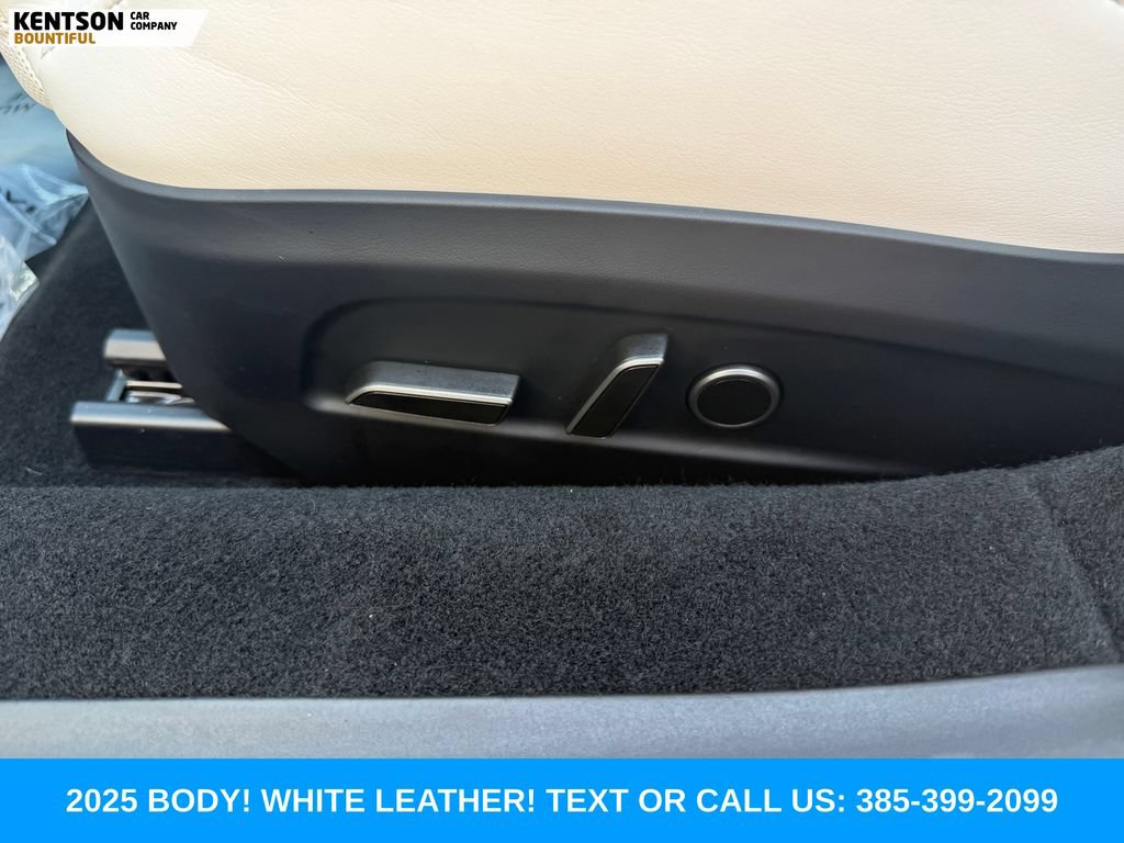Used 2024 Tesla Model 3 Performance AWD/4WD image 30