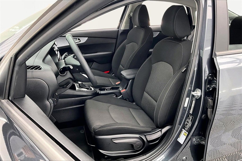 Used 2022 Kia Forte LXS image 25