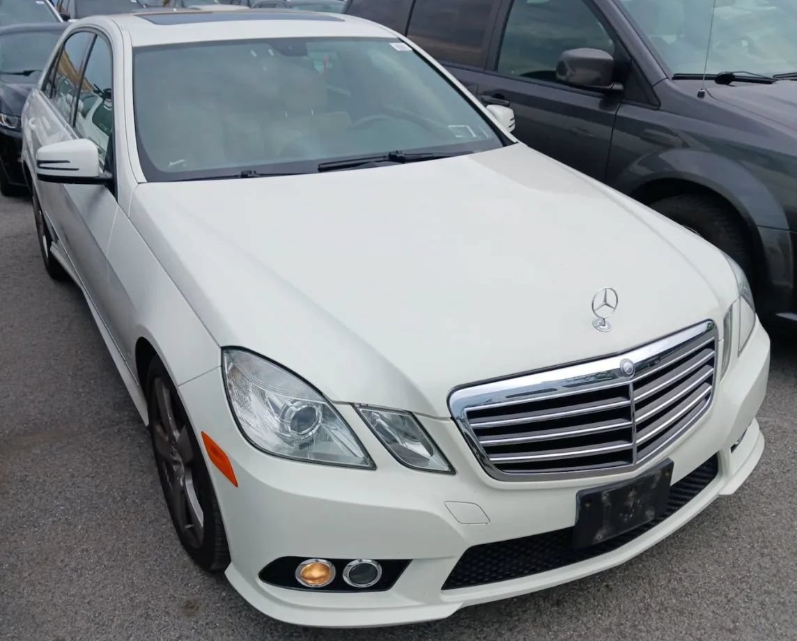 Used 2010 Mercedes-Benz E 350 4MATIC Sedan image 1