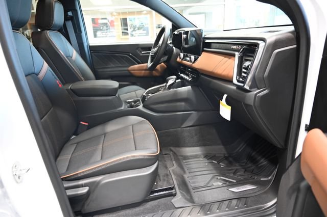 New 2026 GMC Canyon AT4 w/ Technology Plus Package AWD/4WD image 12