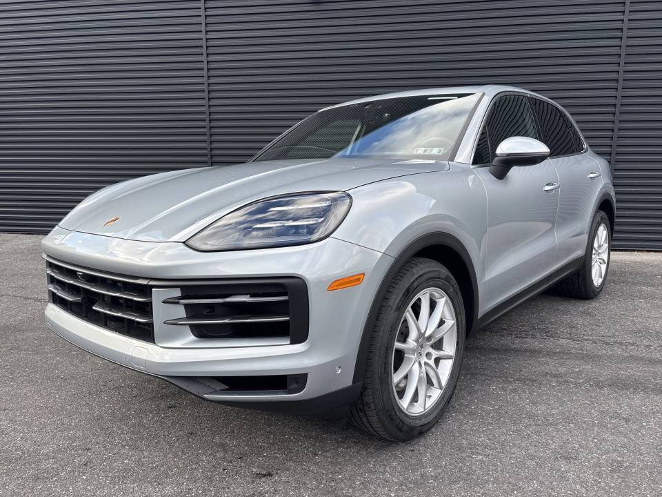 Certified 2026 Porsche Cayenne AWD/4WD image 1