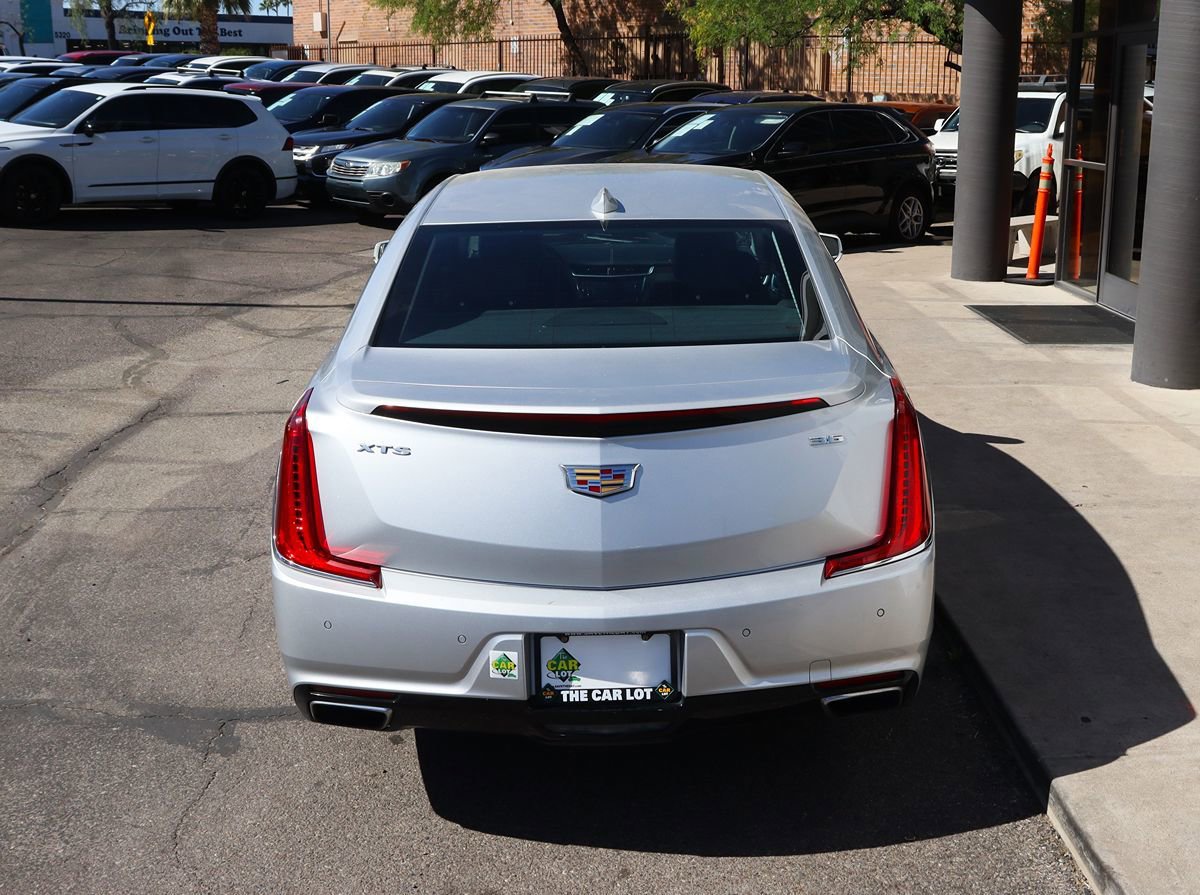 Used 2018 Cadillac XTS Luxury FWD image 10