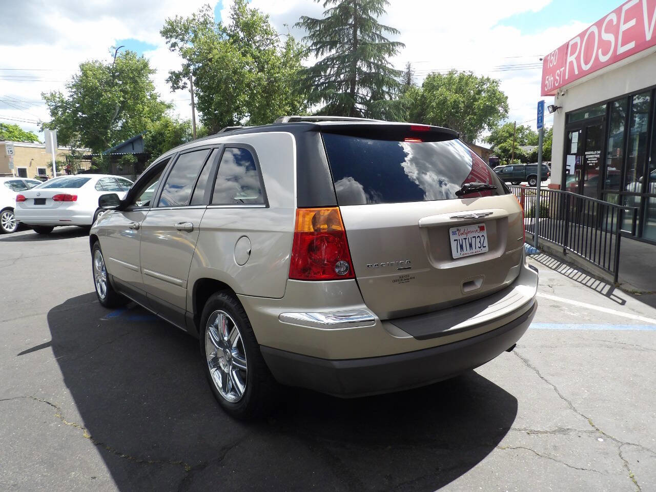 Used 2005 Chrysler Pacifica Touring AWD/4WD image 4