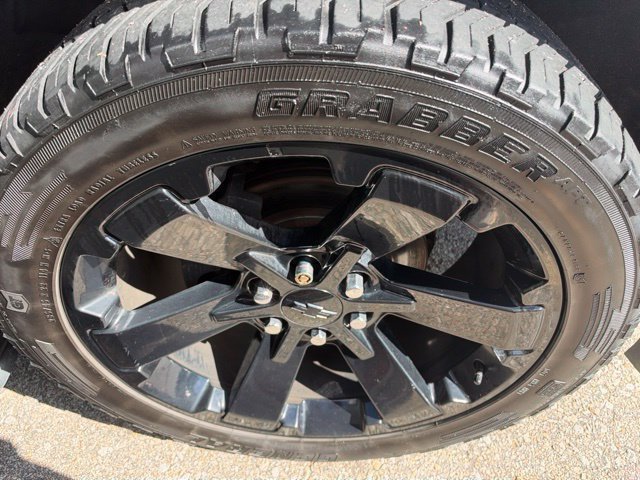 Used 2022 Chevrolet Silverado 1500 LTZ w/ LTZ Convenience Package II AWD/4WD image 4