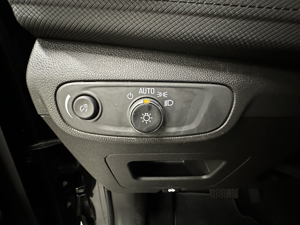 Used 2026 Chevrolet TrailBlazer LT w/ LT Cold Weather Package FWD image 22