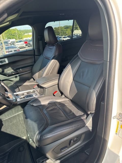 Used 2023 Ford Explorer Platinum w/ Class IV Trailer Tow Package image 9