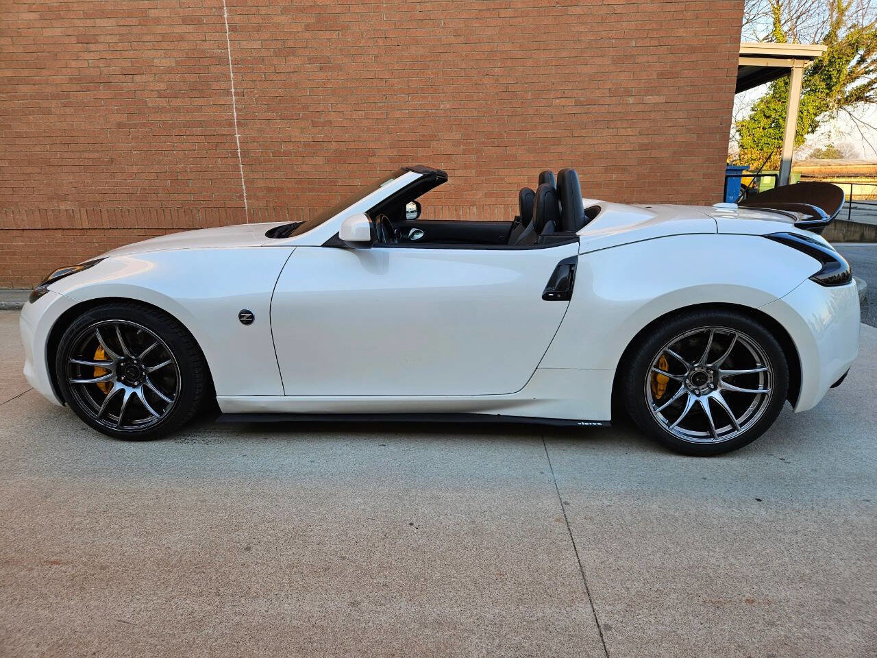 Used 2010 Nissan 370Z Touring w/ Sport Pkg RWD image 27