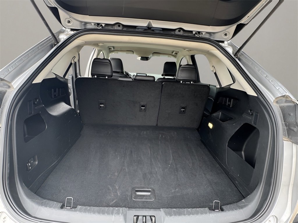 Used 2023 Ford Edge SEL image 11