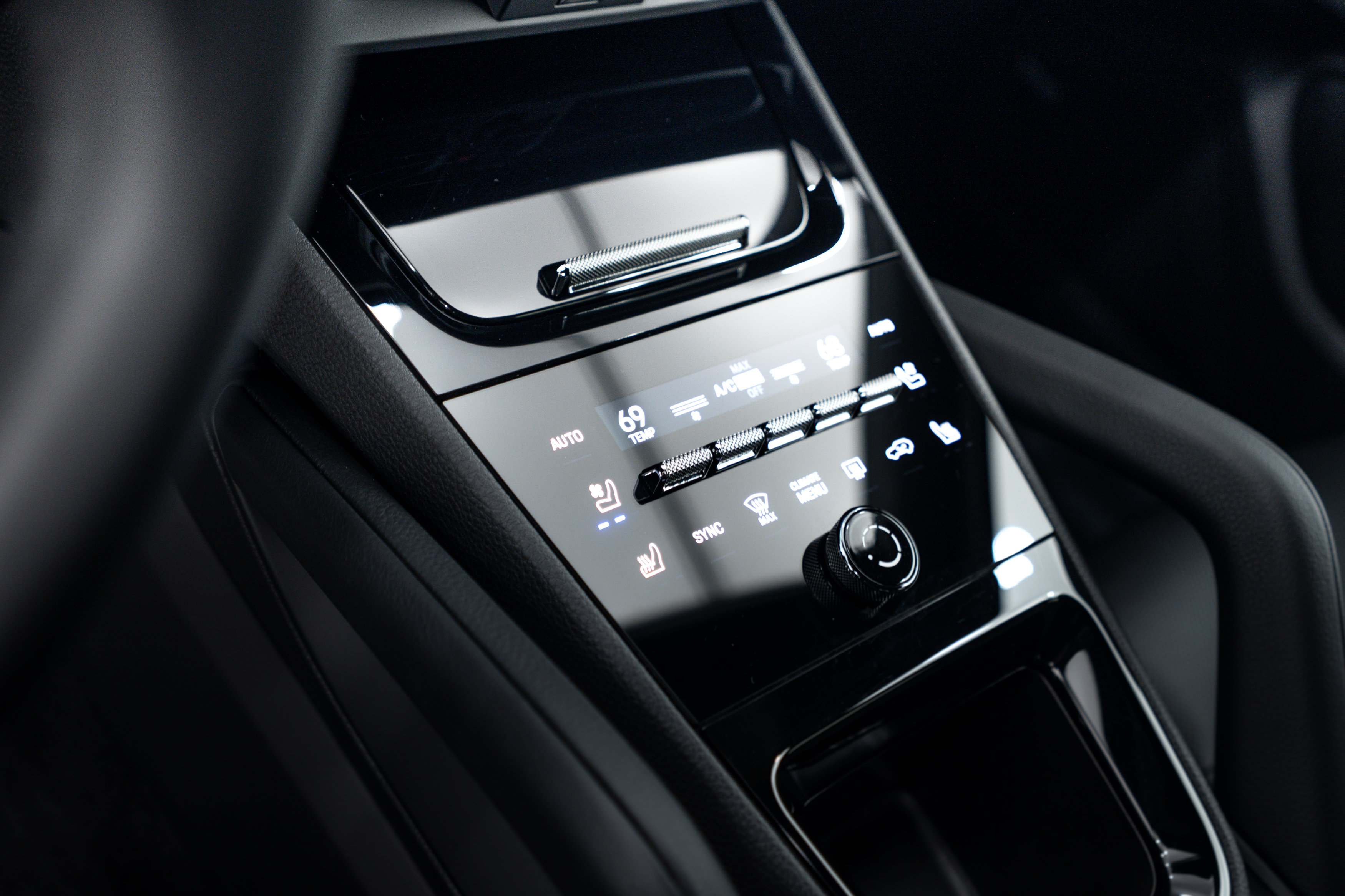 Certified 2025 Porsche Cayenne S AWD/4WD image 14