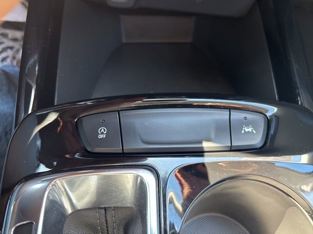 Used 2025 Chevrolet Trax LT w/ LT Convenience Package FWD image 25