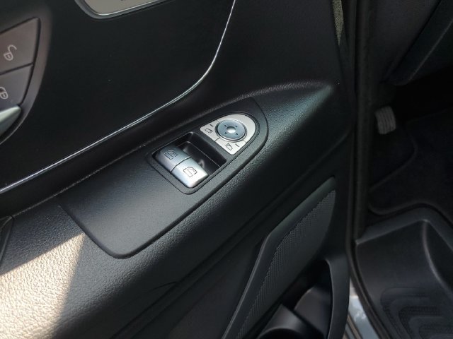 Used 2023 Mercedes-Benz Metris Passenger image 21