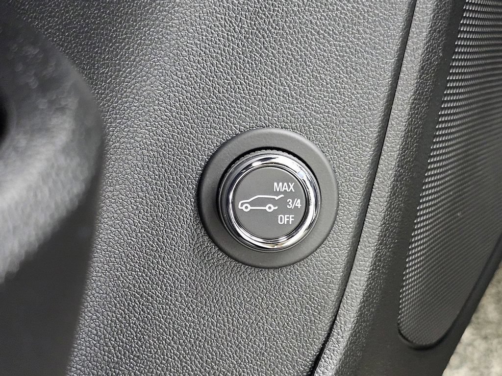 Used 2026 Chevrolet Blazer LT w/ Convenience Package FWD image 34