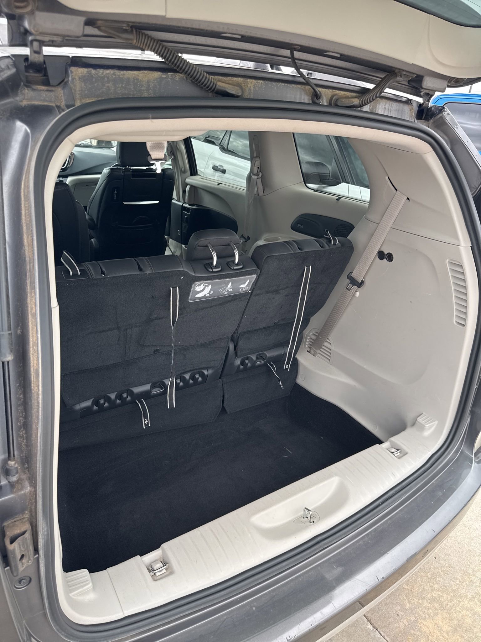 Used 2017 Chrysler Pacifica Touring-L Plus w/ Advanced Safetytec Group image 11