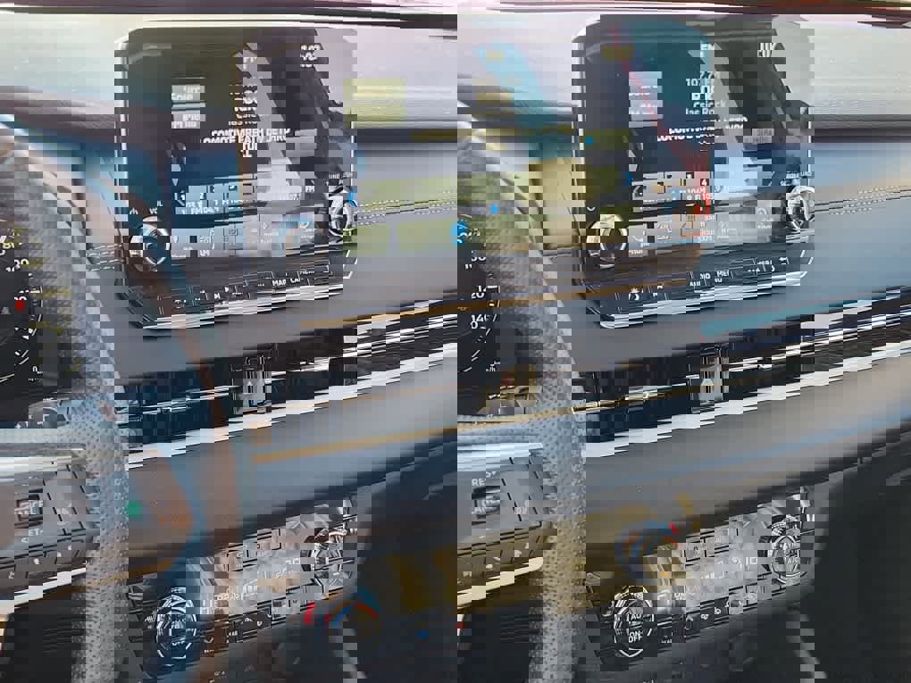 Used 2024 Mitsubishi Outlander SEL image 16