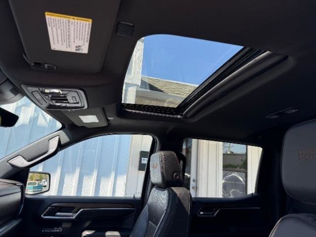 Used 2023 Chevrolet Silverado 1500 High Country w/ High Country Premium Package AWD/4WD image 25