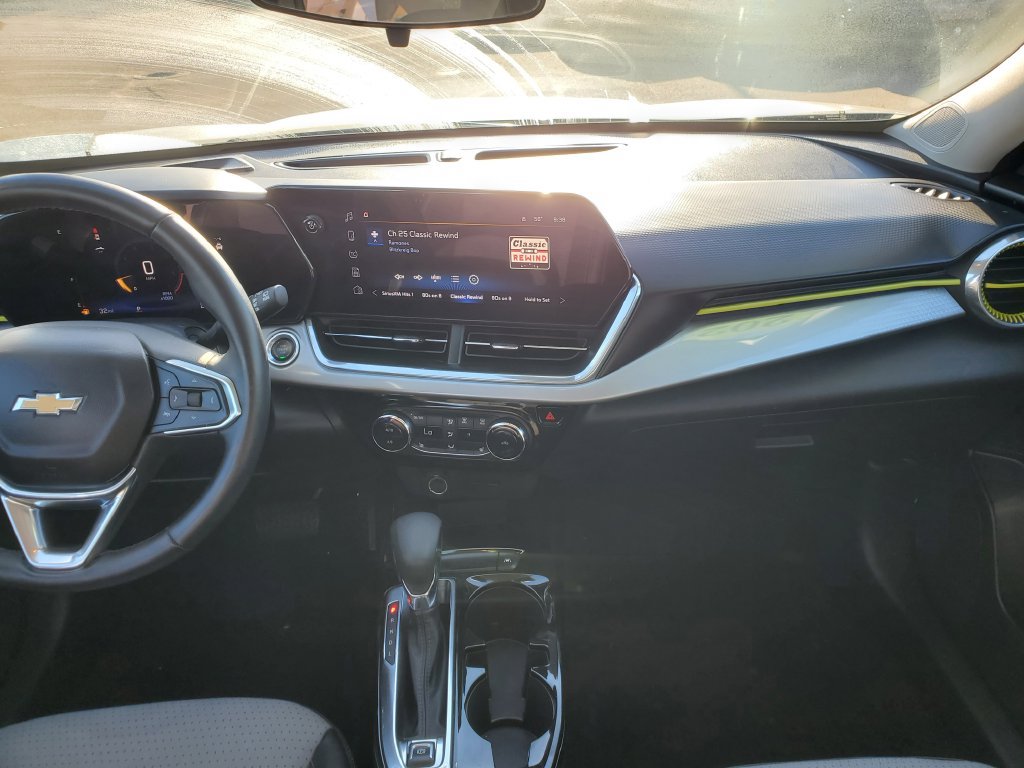 Used 2024 Chevrolet Trax LT w/ Driver Confidence Package FWD image 12