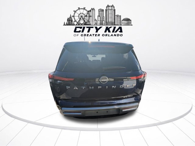 Used 2022 Nissan Pathfinder SL AWD/4WD image 3
