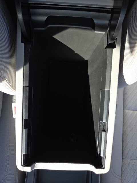 Used 2017 Toyota Camry LE FWD image 25