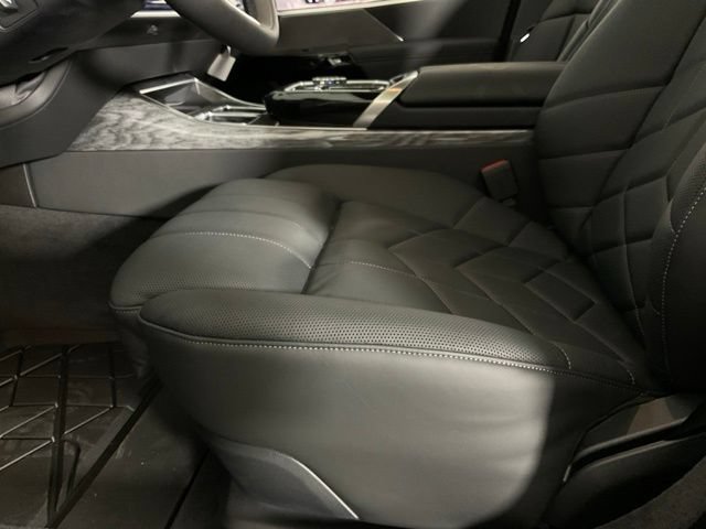 Used 2024 BMW i7 xDrive60 RWD image 28