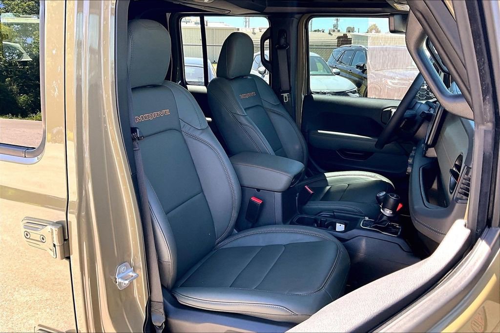 Used 2026 Jeep Gladiator Mojave AWD/4WD image 10