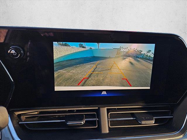 Used 2025 Chevrolet Trax LT image 13