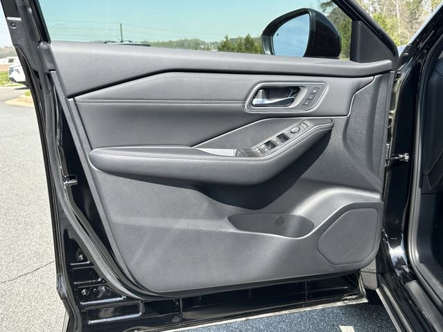 New 2026 Nissan Rogue Platinum image 10