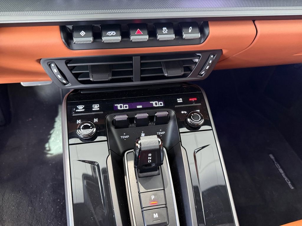 Used 2025 Porsche 911 Carrera image 17