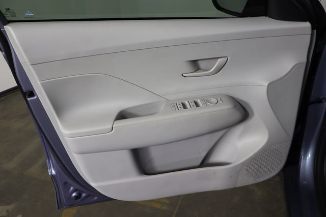 Used 2024 Hyundai Kona SE FWD image 19