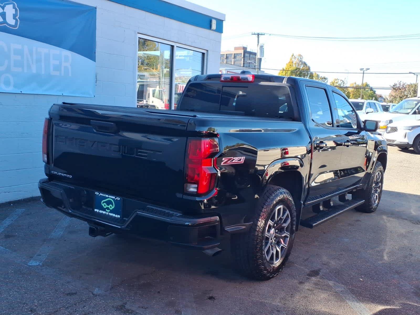 Used 2023 Chevrolet Colorado Z71 w/ Z71 Convenience Package 2 AWD/4WD image 6