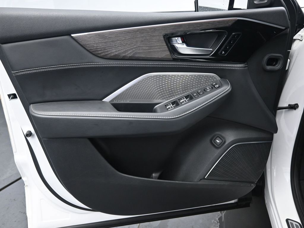 Used 2023 Acura MDX SH-AWD w/ Advance Package image 29