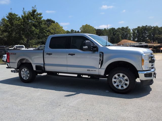 Used 2023 Ford F250 XLT AWD/4WD image 2