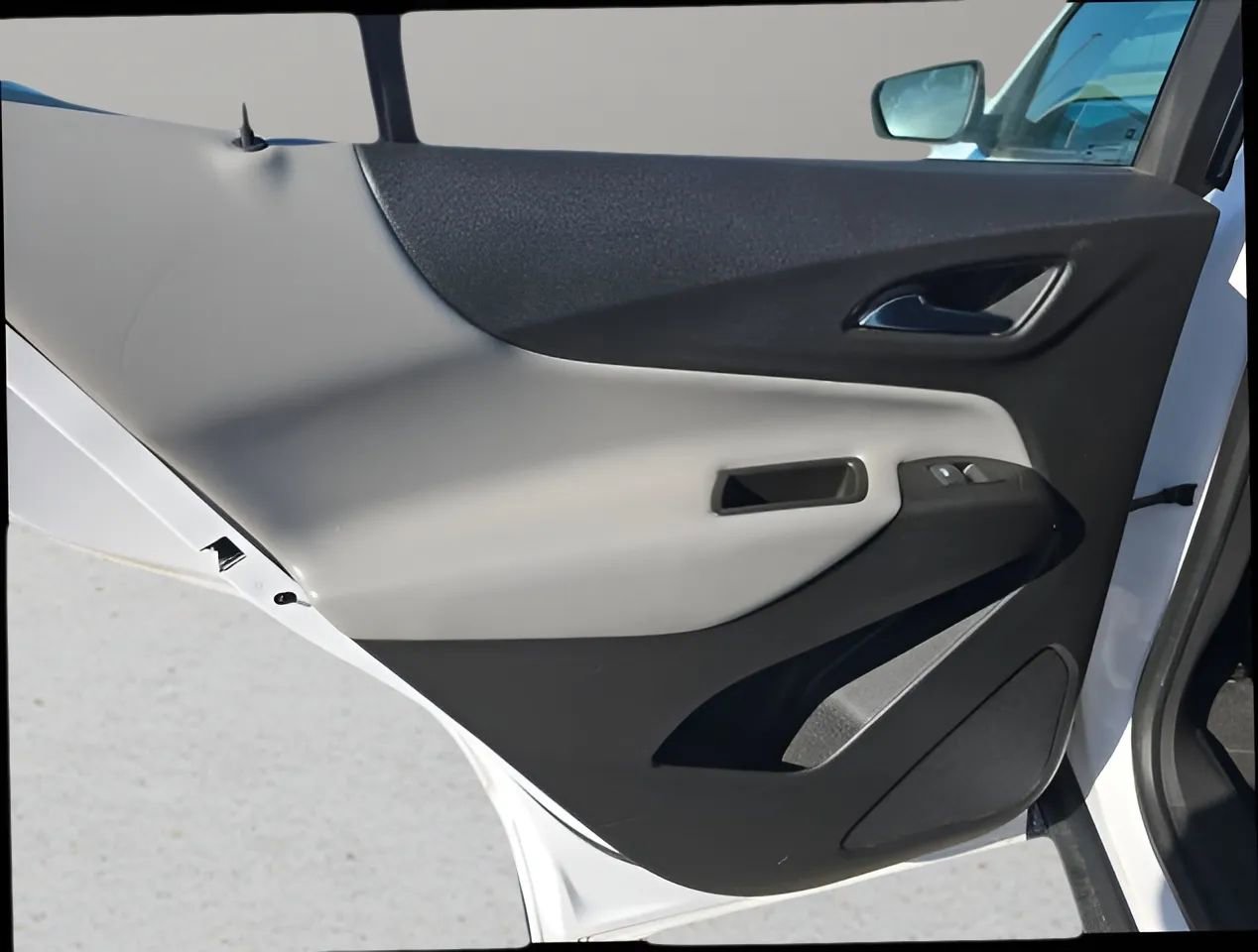 Used 2019 Chevrolet Equinox LS image 11