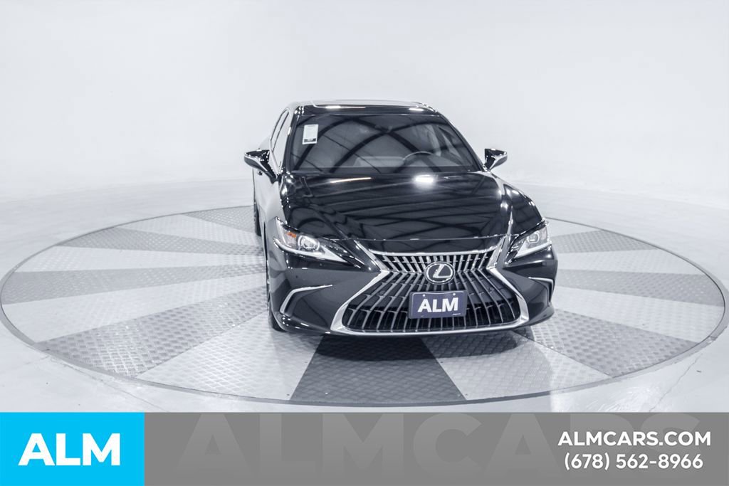 Used 2024 Lexus ES 300h w/ Premium Package image 15
