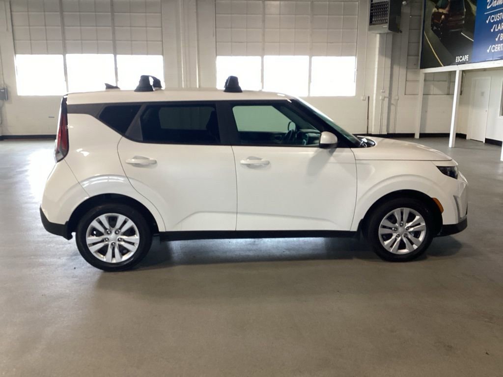 Used 2023 Kia Soul LX image 7