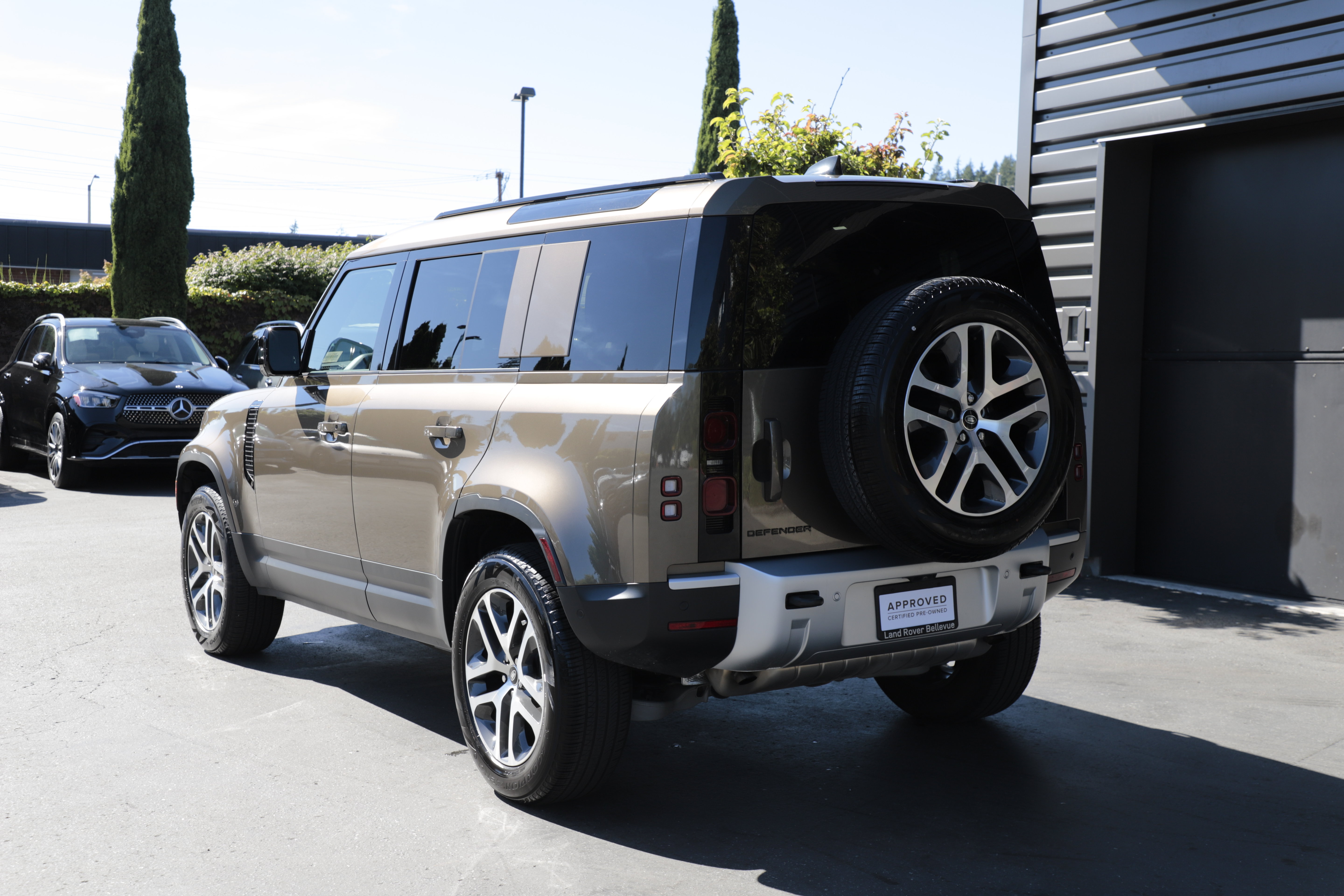 Certified 2025 Land Rover Defender 110 S AWD/4WD image 6