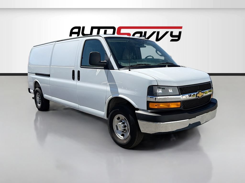 Used 2025 Chevrolet Express 3500 Extended w/ Driver Convenience Package RWD image 1