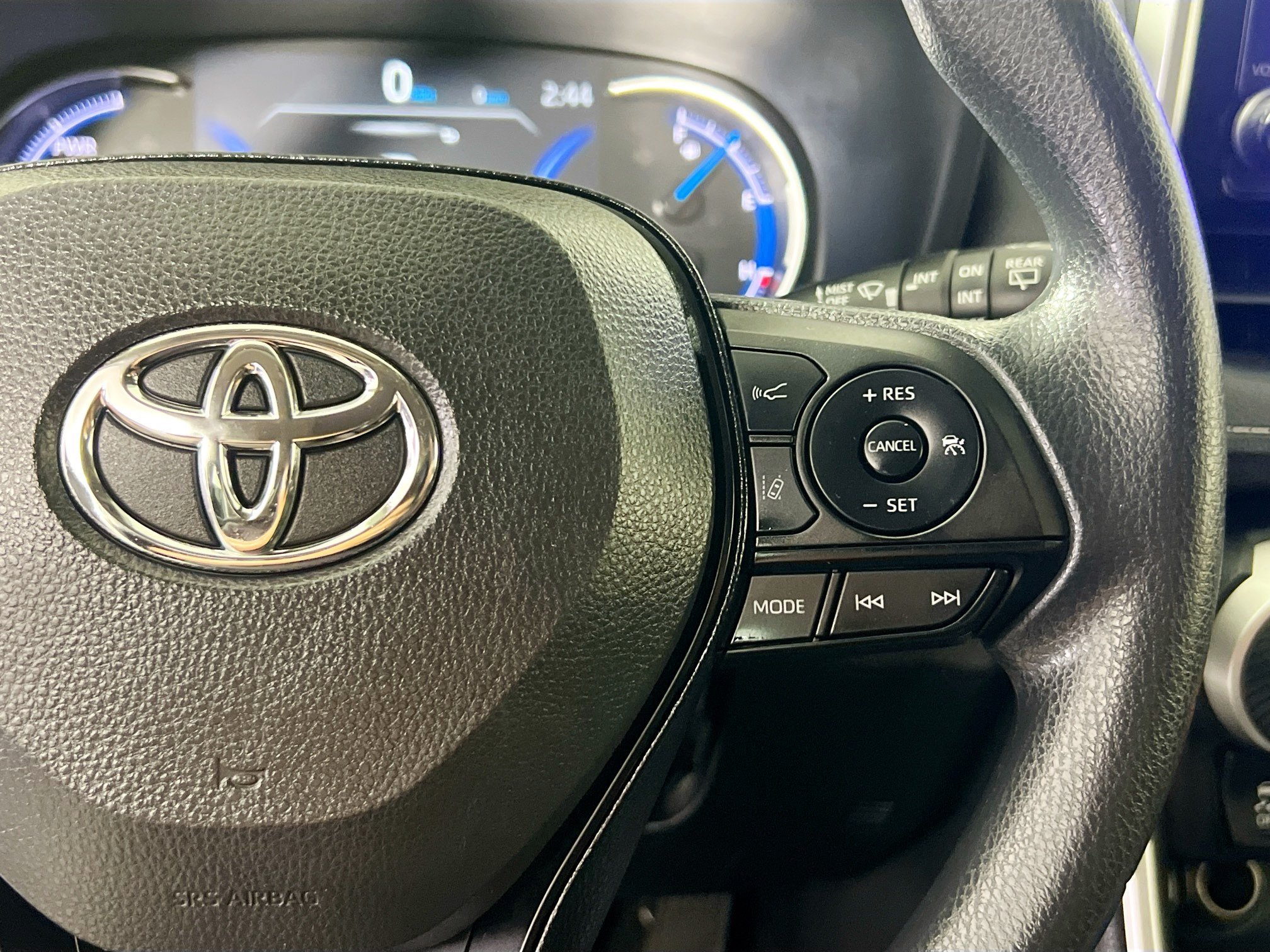 Used 2025 Toyota RAV4 XLE w/ Convenience Package AWD/4WD image 19
