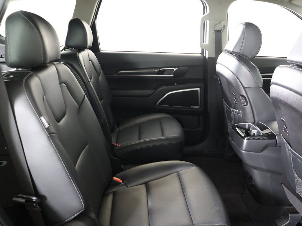 Used 2025 Kia Telluride S image 36