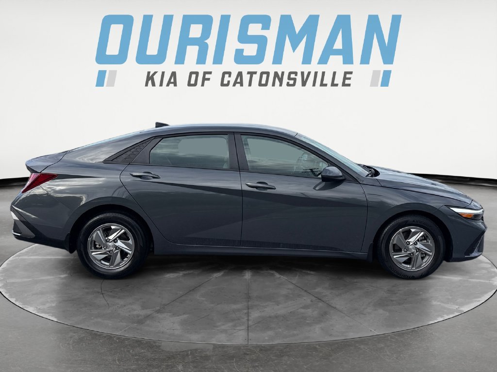 Used 2026 Hyundai Elantra SE FWD image 7