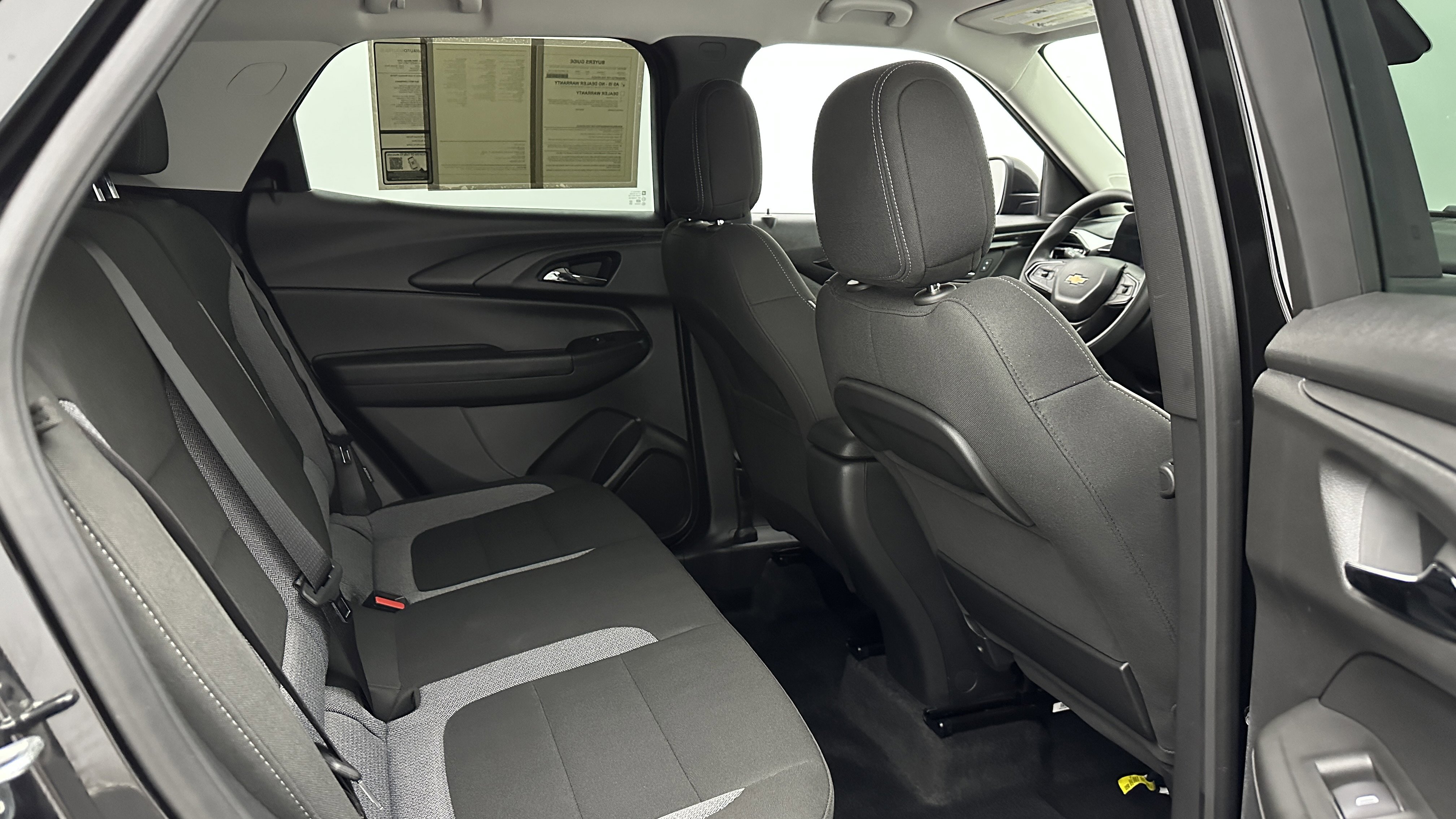 Used 2025 Chevrolet TrailBlazer LT image 32