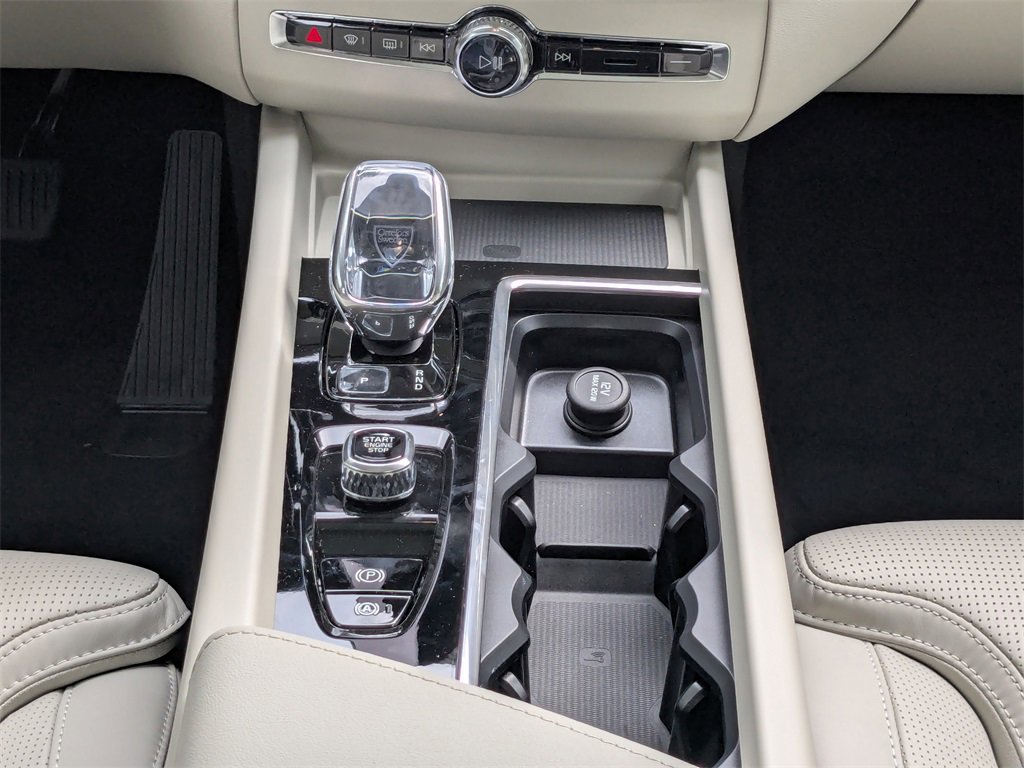 New 2026 Volvo XC60 T8 Ultra w/ Protection Package Premier image 20