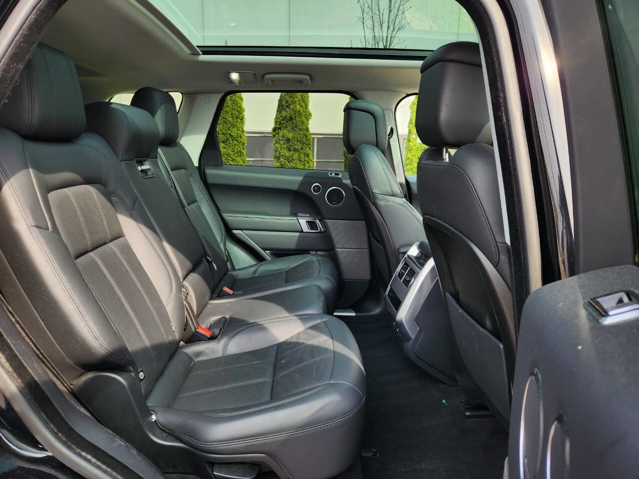 Used 2019 Land Rover Range Rover Sport HSE image 9