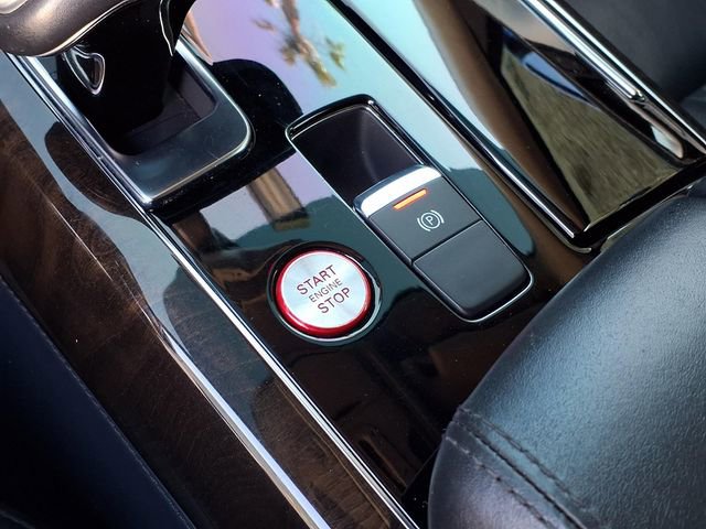 Used 2014 Audi S8 image 19