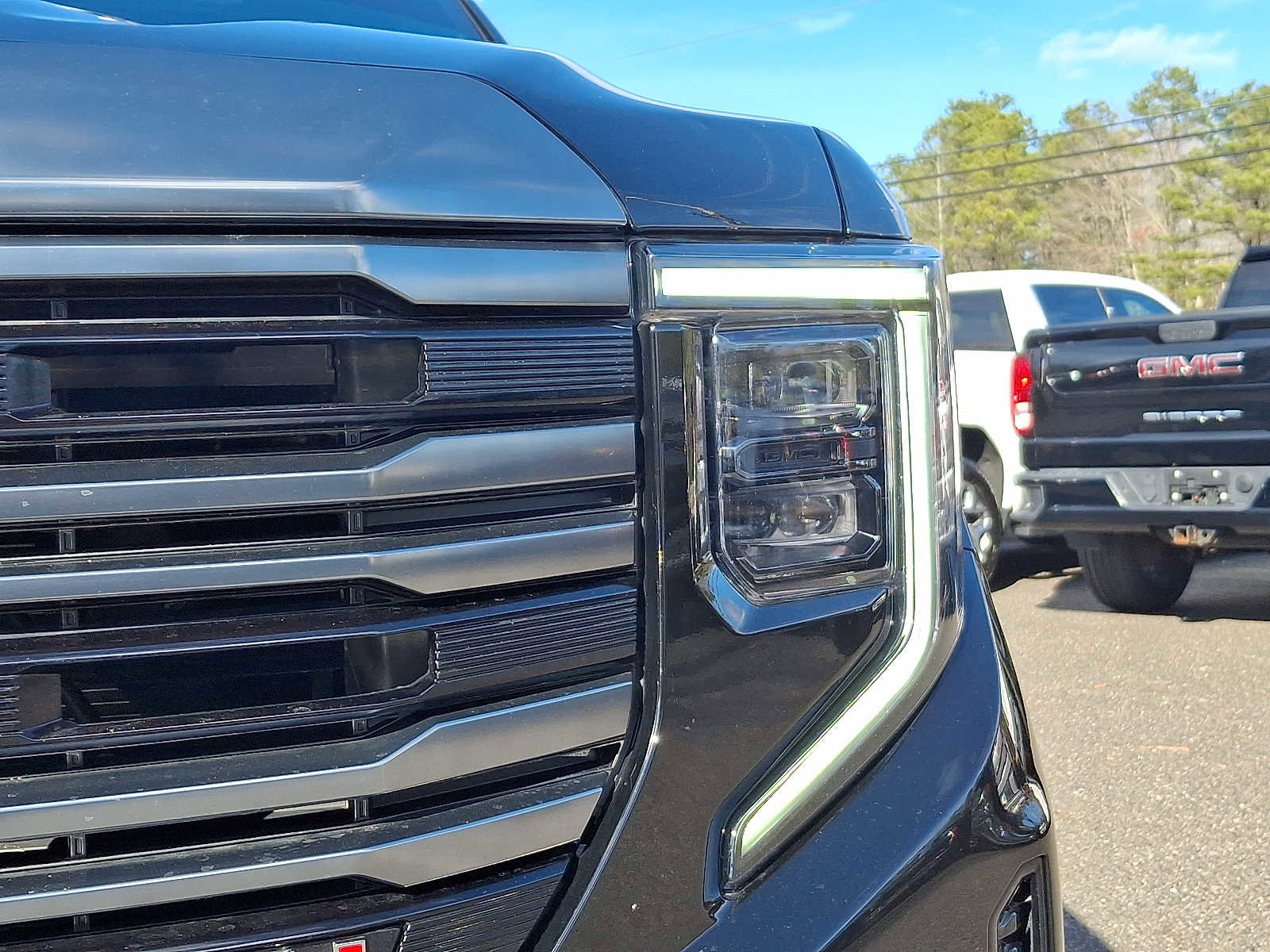 Used 2022 GMC Sierra 1500 AT4 w/ AT4 Premium Package image 11