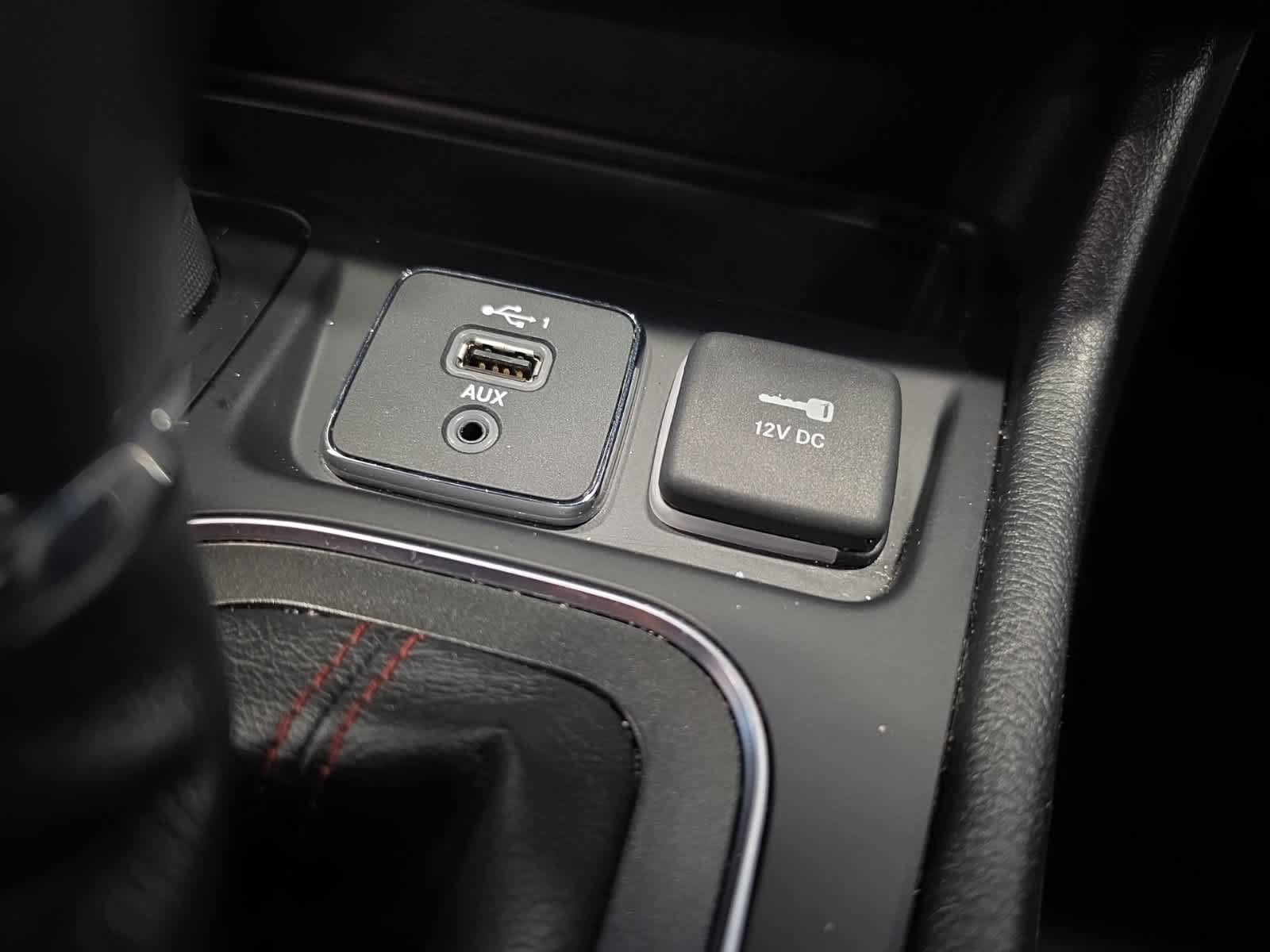 Used 2020 Jeep Cherokee Trailhawk w/ Cold Weather Group AWD/4WD image 34