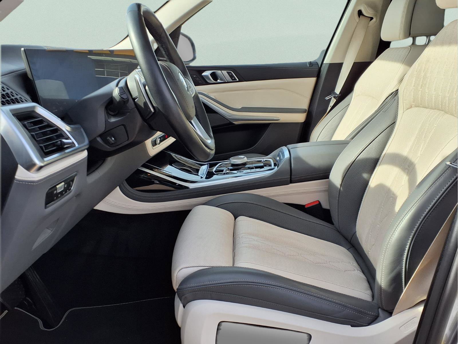 Used 2023 BMW X7 xDrive40i w/ Executive Package image 10