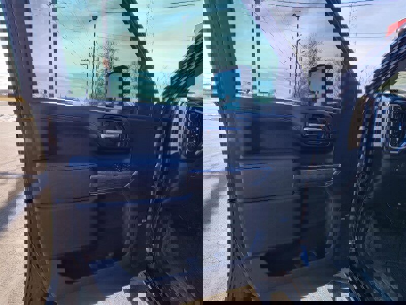 Used 2020 Chevrolet Silverado 2500 LTZ w/ LTZ Premium Package image 27