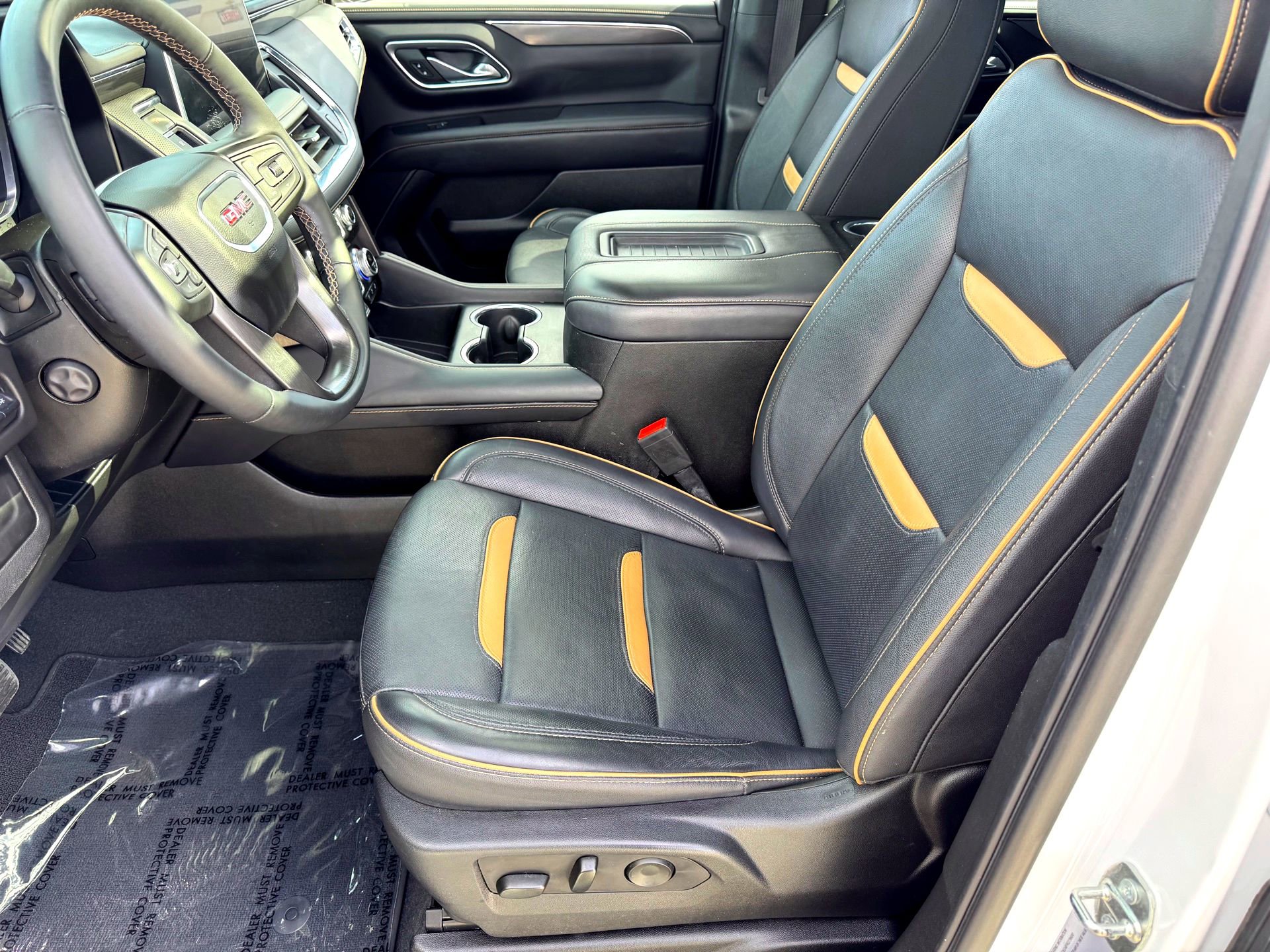 Used 2023 GMC Yukon AT4 w/ Technology Package image 12